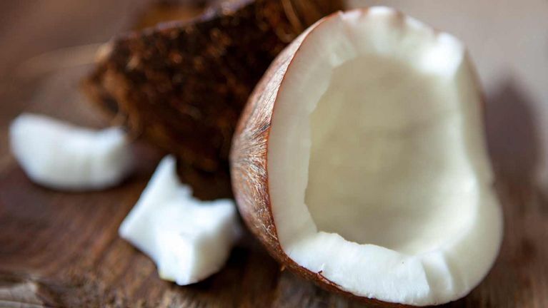 Los ácidos grasos saturados vegetales del aceite de coco